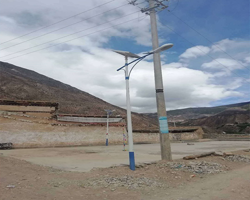 太阳能路灯厂家是怎样配置的