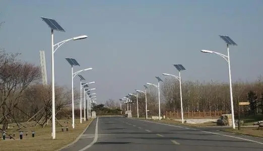 太阳能路灯厂家安装路灯的常见问题